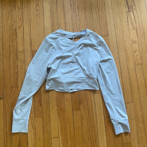 Gymshark pause open back long sleeve crop top, size small - Picture 3 of 5